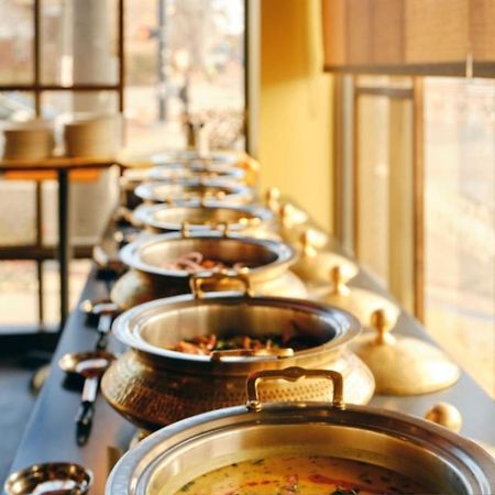 Fabhotel Anutham Saket New Delhi Bagian luar foto