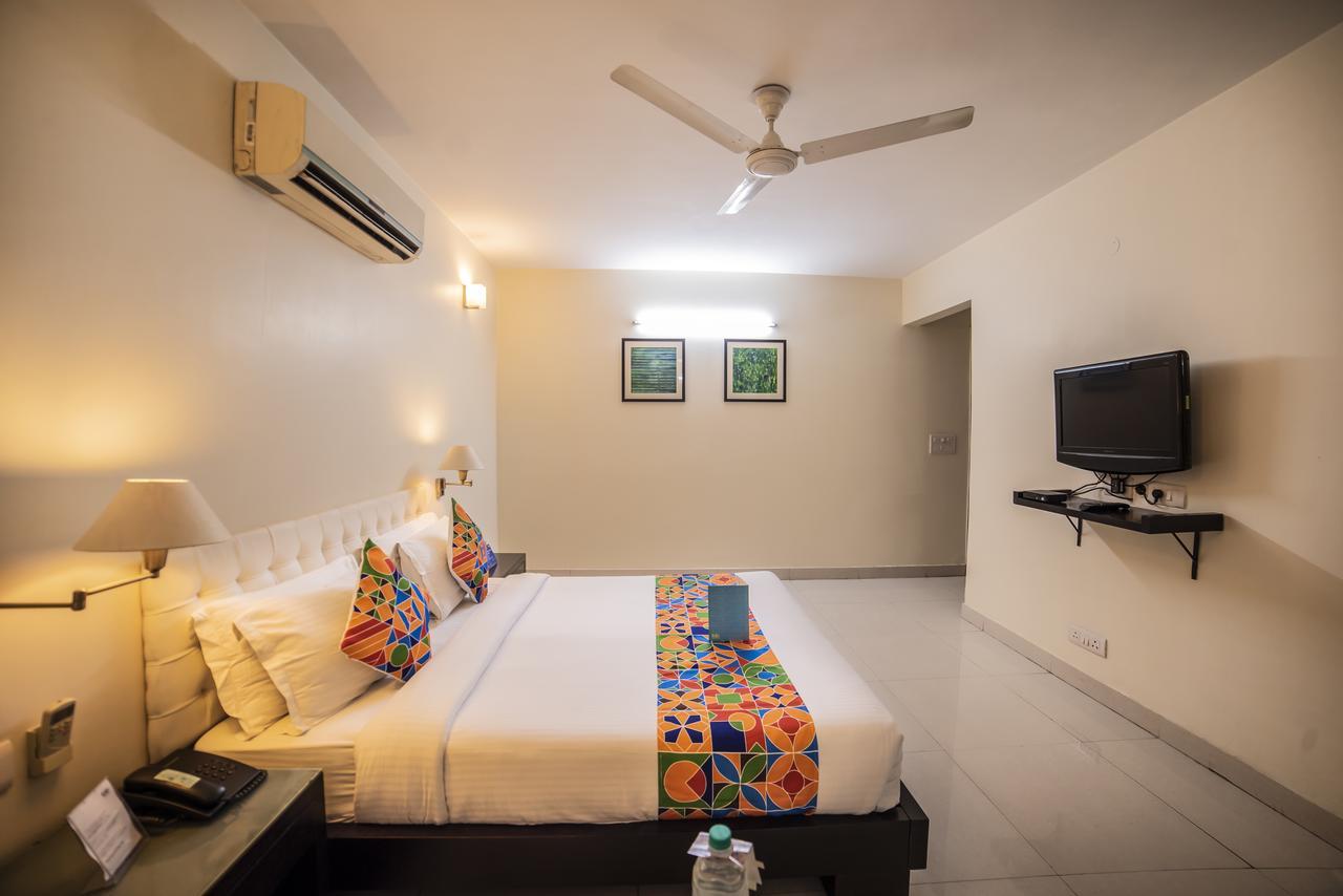 Fabhotel Anutham Saket New Delhi Bagian luar foto