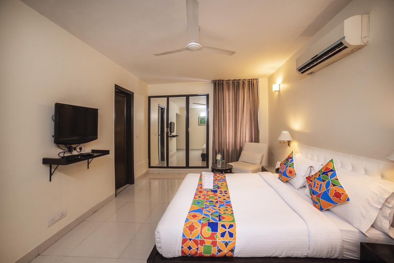 Fabhotel Anutham Saket New Delhi Bagian luar foto