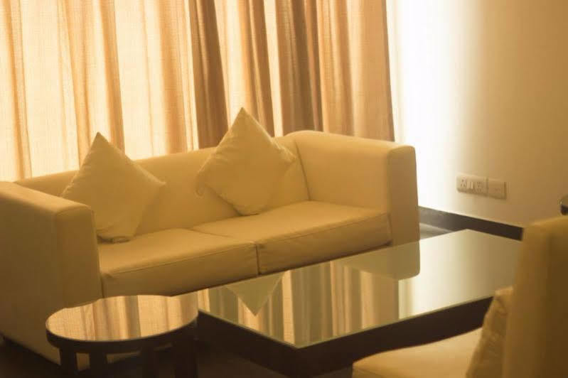 Fabhotel Anutham Saket New Delhi Bagian luar foto