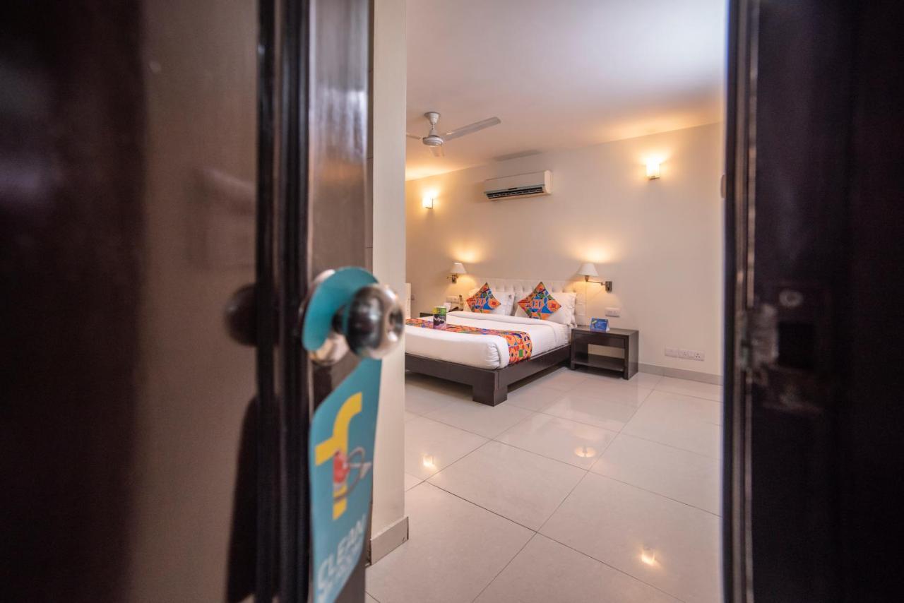 Fabhotel Anutham Saket New Delhi Bagian luar foto
