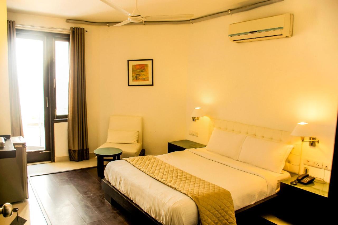 Fabhotel Anutham Saket New Delhi Bagian luar foto