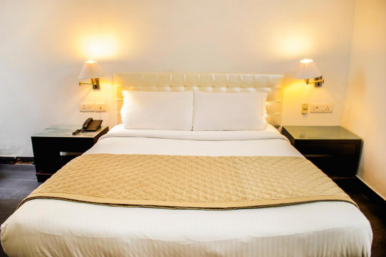 Fabhotel Anutham Saket New Delhi Bagian luar foto
